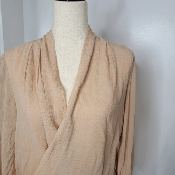 𝅺AMANDA Uprichard Women's Surplice Wrap Semi Sheer Tan Beige Casual Basic sz Sp - Picture 3 of 8